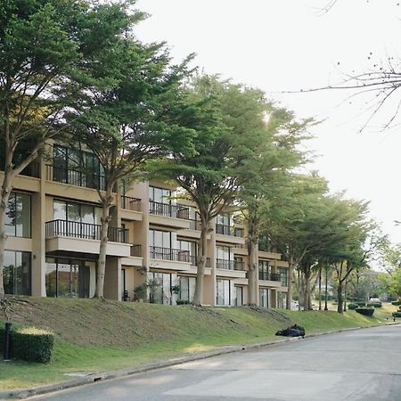 Palm Crescent Hua Hin Apartment Cha-Am Exterior photo